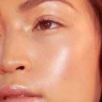 Makeup on Model Using Highlighting Brush
