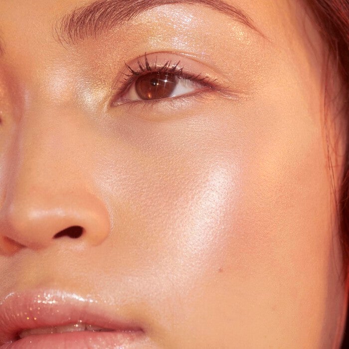 Makeup on Model Using Highlighting Brush
