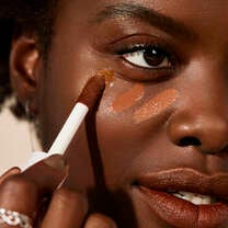 Hydrating Camo Concealer, Light Beige - light with golden beige undertones