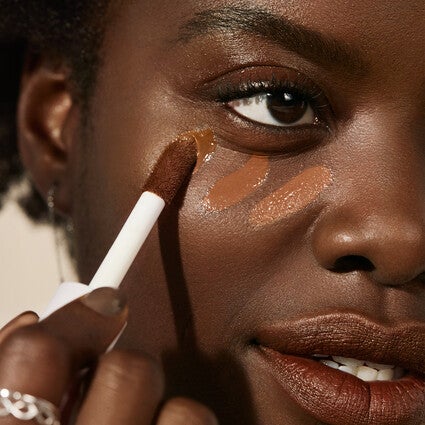 Hydrating Camo Concealer, Light Peach - light with rosy peach undertones