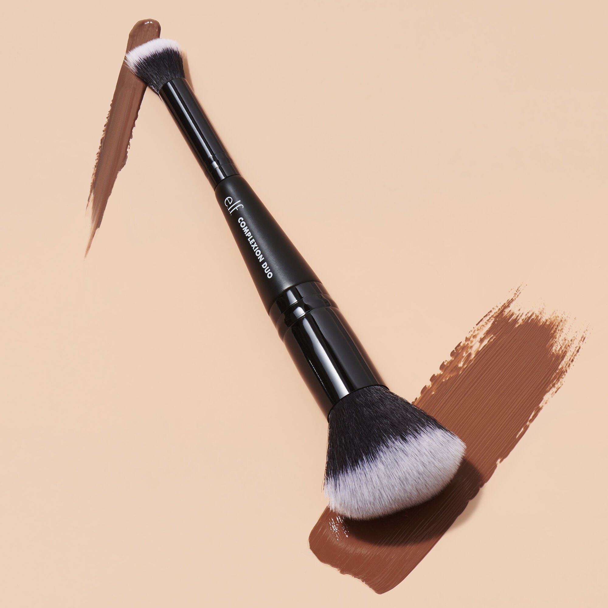 Concealer & Foundation Complexion Duo Brush e.l.f. Cosmetics e.l.f