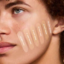 Soft Glam Satin Foundation, 25 Light Neutral - light with neutral undertones