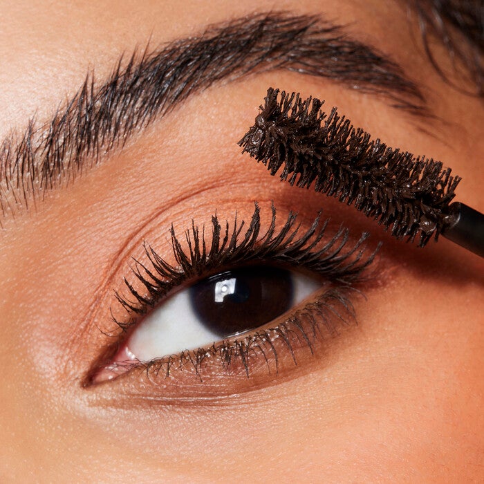 Applying Deep Brown Mascara