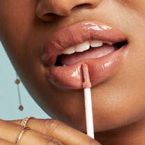 Lip Lacquer, Moody