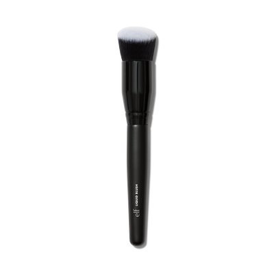 Powder brush for outlet liquid foundation