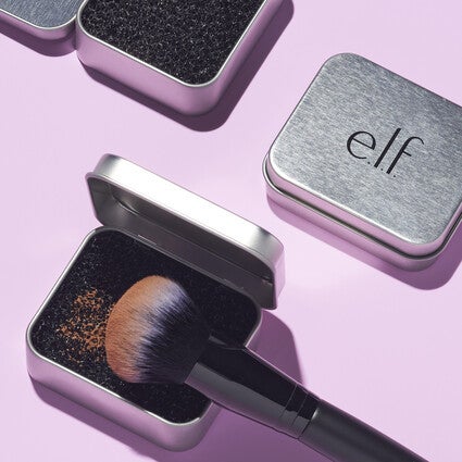 https://www.elfcosmetics.com/dw/image/v2/BBXC_PRD/on/demandware.static/-/Sites-elf-master/default/dwbbe2d22d/2022/MayLaunches-Tool/011822_DryBrush-Alt_0030_3-RGB_IGF.jpg?sw=425&q=90