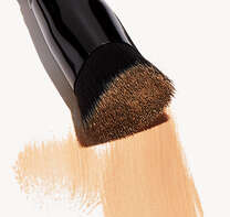 Triangular Buffing Foundation Brush, 