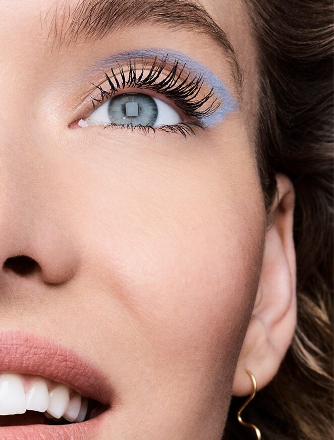 Lash N' Roll mascara model images